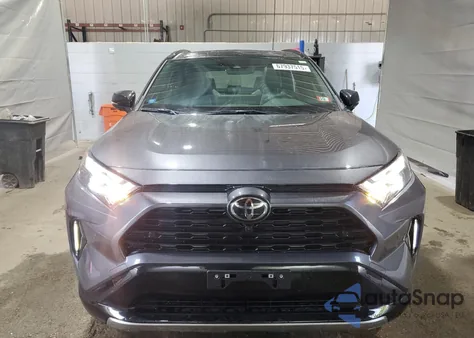 2025 Toyota Rav4 Xse z USA, uszkodzony, nr VIN JTME6RFV7SJ075481